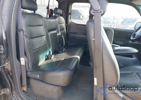 2003 Toyota Tundra Sr5 V8 z USA, uszkodzony, nr VIN 5TBRT34173S424966